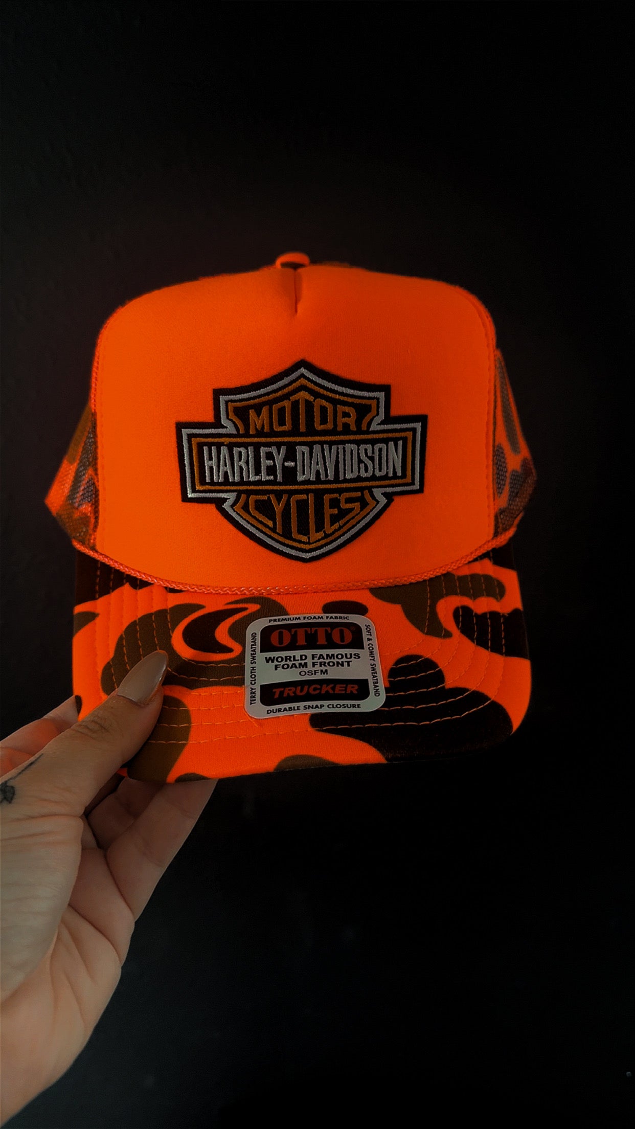Neon summer trucker