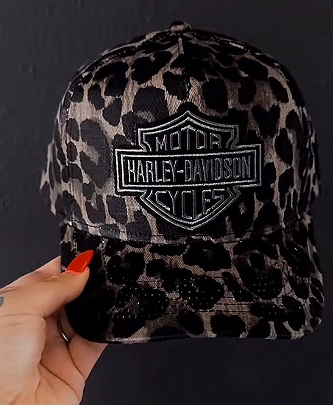 Dark leopard pre order